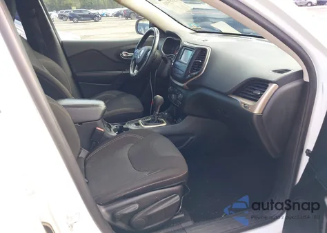 2015 Jeep Cherokee Latitude z USA, uszkodzony, nr VIN 1C4PJMCS9FW571427